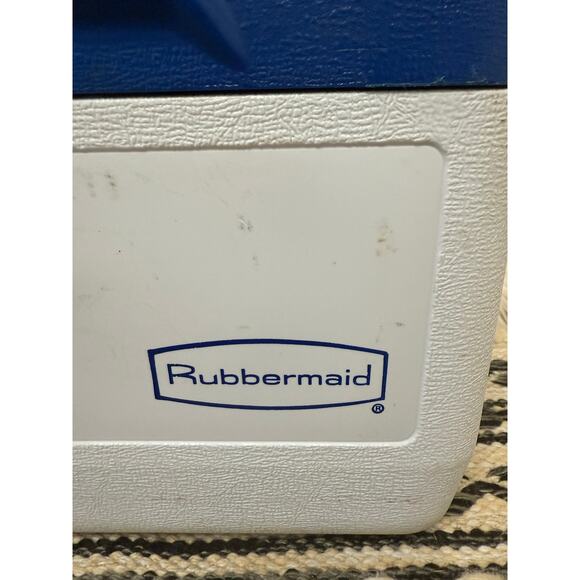Vintage Rubbermaid Blue & White Cooler  1 Gallon Lunchbox Ice Chest  1980s - Picture 2 of 5